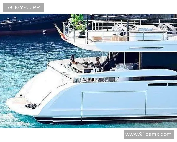 足球明星C罗奢华游艇揭秘引发全球关注与热议